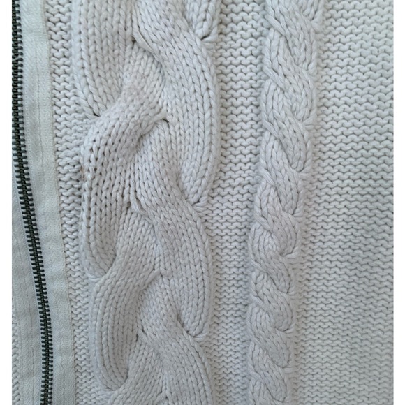 ❤️ABSOLUTELY PERFECT CABLE KNIT ZIPPERED SWEATER IN SIZE LARGE❤️ - Picture 4 of 10